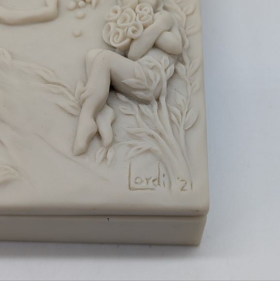 Willow Tree A Healing Wish For You Cream Resin Keepsake Box - Picture 6 of 13